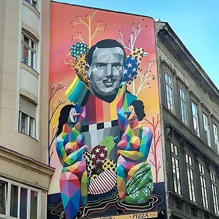 Rhapsody - 4 - Steps From Major Attractions דירה בודפשט