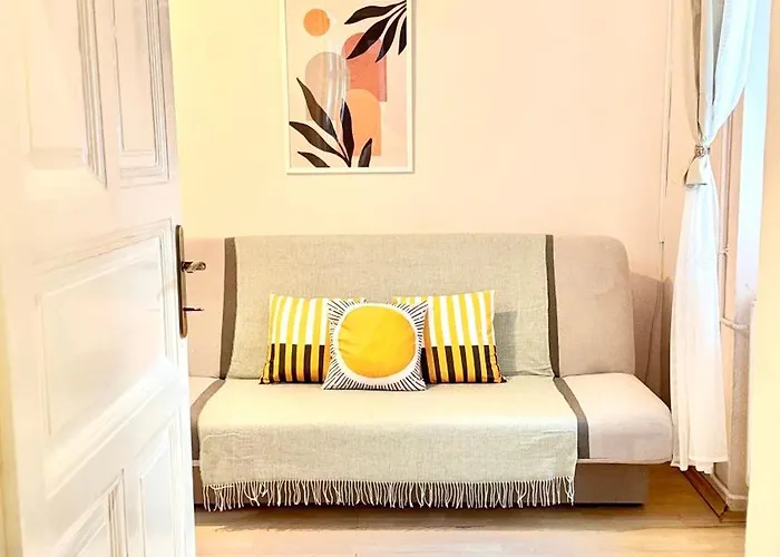 Rhapsody - 4 - Steps From Major Attractions Appartement *