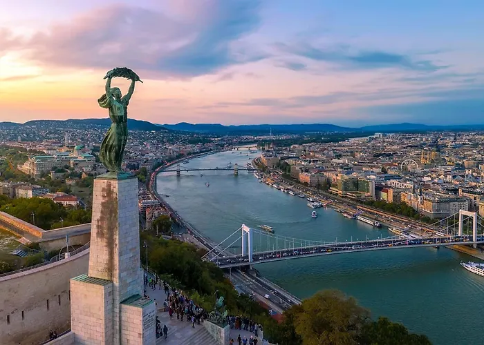 Rhapsody - 4 - Steps From Major Attractions Budapešť