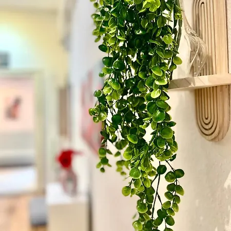 Rhapsody - 4 - Steps From Major Attractions Budapest