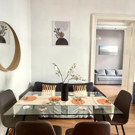 Apartment Rhapsody - 4 - Steps From Major Attractions *