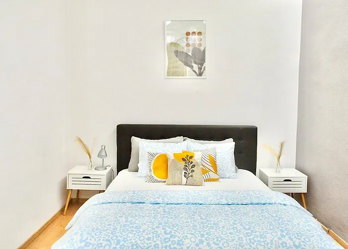 Apartament Rhapsody - 4 - Steps From Major Attractions