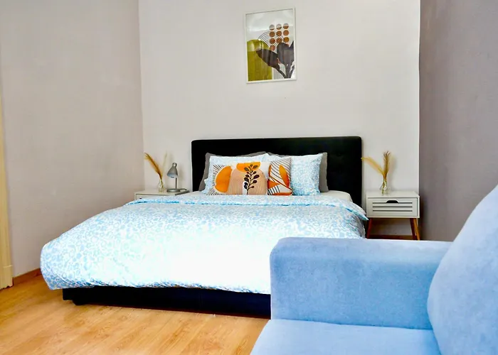 Rhapsody - 4 - Steps From Major Attractions Apartament *