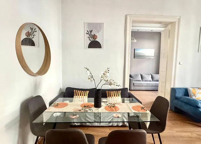 Apartament Rhapsody - 4 - Steps From Major Attractions *