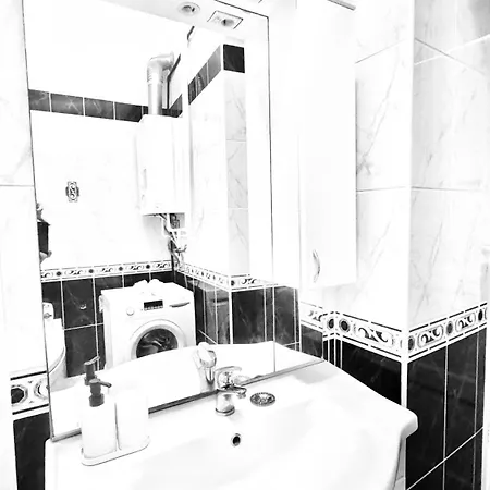 Rhapsody - 4 - Steps From Major Attractions Appartement Boedapest